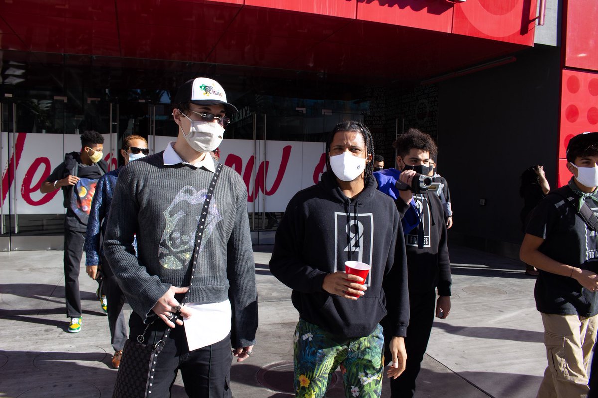 Khayri_Carter's tweet image. Not around