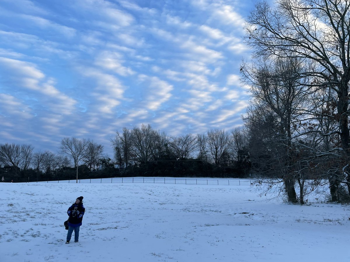 Have_Geek's tweet photo. We don’t get snow often, so my wife will brave the cold to get the chance to take photos. I never did find where I parked our snow speeder... ❄️📷 #snowvid21 #nworkmanphoto #welcometohoth #rogue2 https://t.co/ft5Bt6dAhr