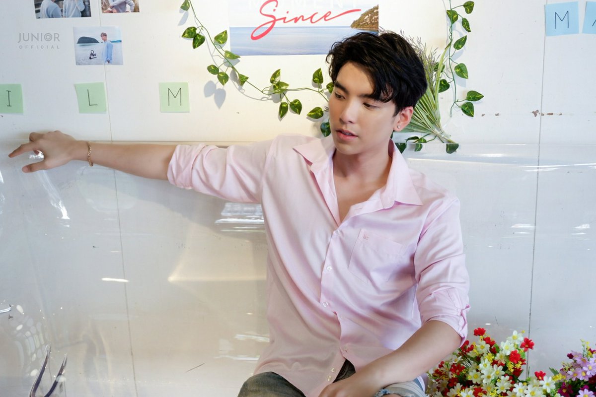 JUNIOROFFICIALX's tweet photo. [140264 | แกลลอรี่ วันสุดท้าย]

ที่ข้างๆ ยังว่าง มานั่งกับเนียร์มั๊ยครับ🥰

@daddyjuniorx
#ตัวเล็กของเนียร์  
#SBDAYOFLOVE 
#Starhunterentertainment https://t.co/5rQrkjx4W5