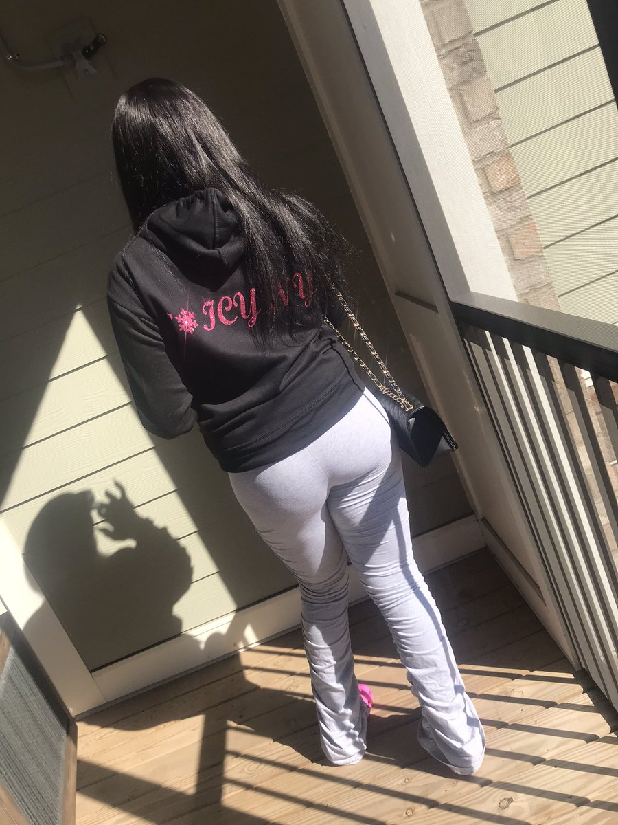 Nycashh's tweet photo. CEO Of This Shit💰 BLRRDD BLRRDD ❄️💕 https://t.co/pBylXxUAOL