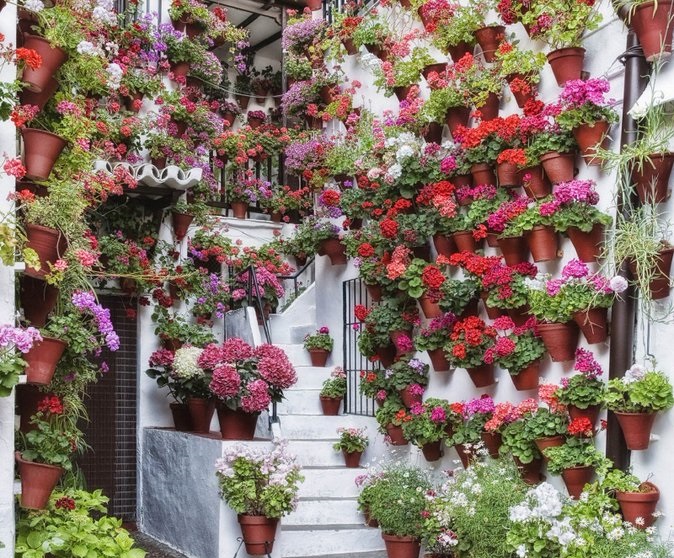 날 필요로 하는 곳이 있다면
주저하지 말고 
내 사랑을 건네 주세요.

행복은
받으려고 만 하는 사람을 좋아하지 않아요.

행복은
나의 소중한 것을
다른 사람을 위해 쓸 줄 아는 사람을 좋아하며
더 큰 행복을 선물 한답니다.