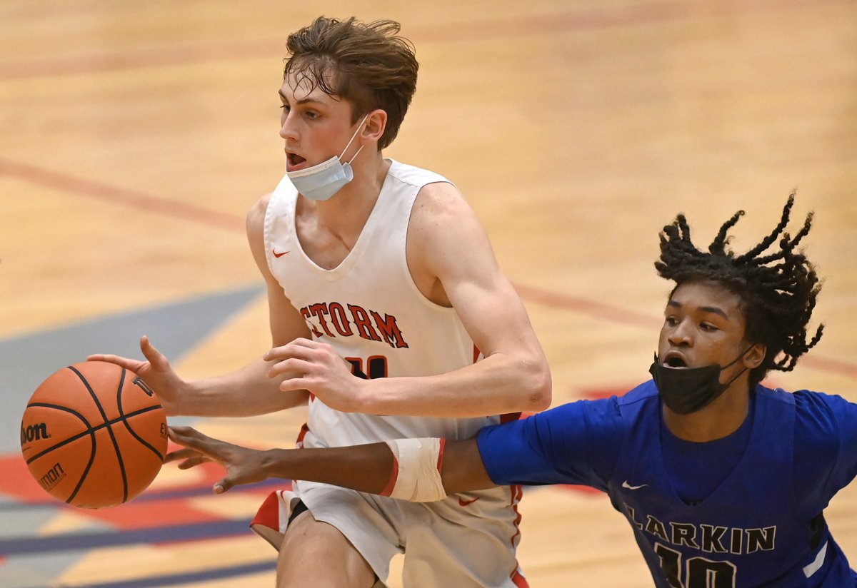In overtime, Larkin 54, South Elgin 53. <a href="/ECNSports/">Courier News Sports</a> chicagotribune.com/suburbs/elgin-… <a href="/ByPaulJohnson/">Paul Johnson</a>