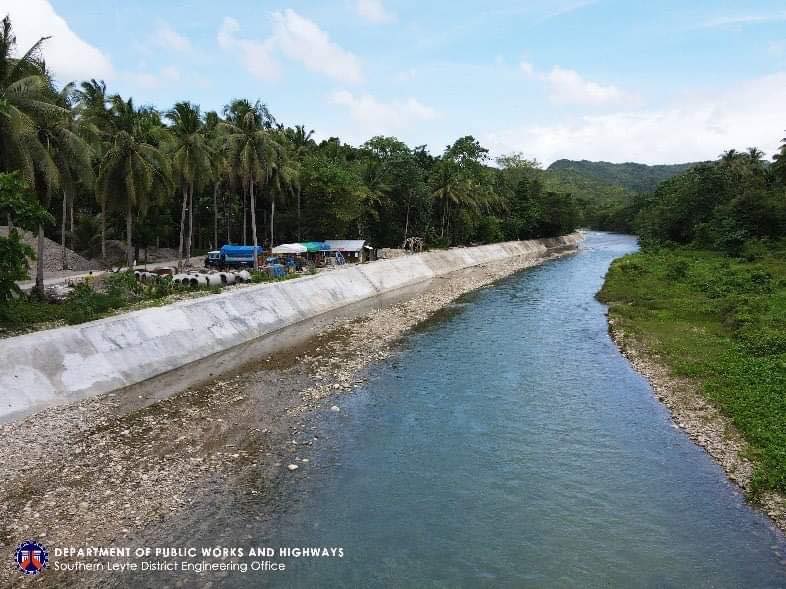 Flood control project completed in Southern Leyte | facebook.com/dpwhph/posts/3…