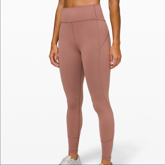 NatyPooo's tweet photo. So good I had to share! Check out all the items I'm loving on @Poshmarkapp #poshmark #fashion #style #shopmycloset #lululemonathletica: https://t.co/hMyRycwXpu https://t.co/NL7zQzLYHp