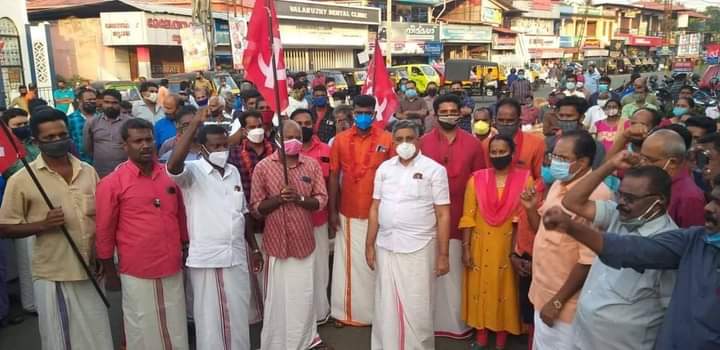 SDey83's tweet photo. 26 BJP activists and their family members quit the party and decided to associate with Communist Party of India (Marxist) in Mallappally, Pathanamthitta district, #Kerala
#LDFAGAIN https://t.co/4sfOc9Lr5j
