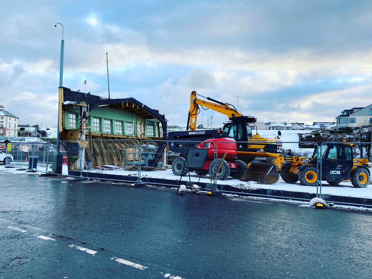 Today’s the day!!!! #allfalldown #lastpiece #fridayfeeling #birdseyeview #newoutlook #excitingtimes #harbourlife #eyemouth #projectdevelopment #dontmissit #giacopazzisofeyemouth