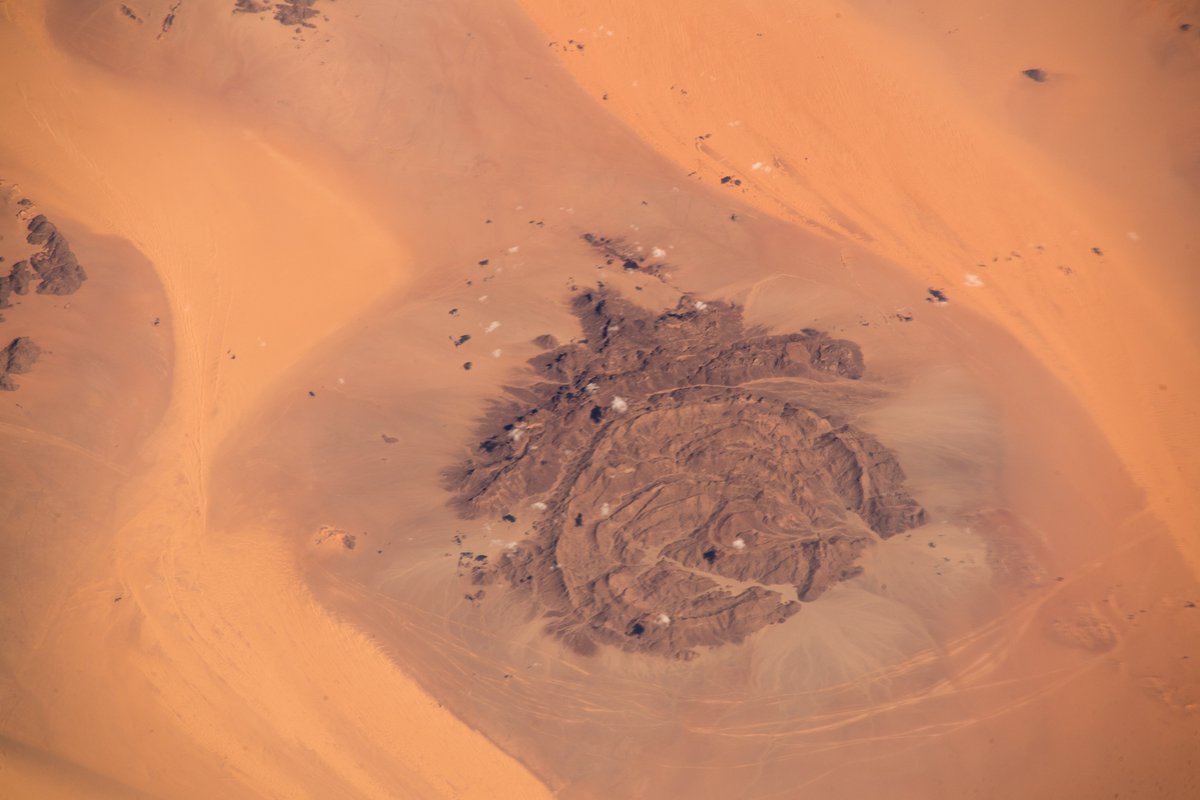 Astro_Alex's tweet photo. Welchen Planeten sieht man hier? Dass man über diese Frage nachdenken muss, sollte uns Anlass zum Nachdenken geben...
/ Which planet is this? If that question makes us think twice, then we should probably think twice... #BlueDot #Horizons @esa https://t.co/B9etcY4N8g