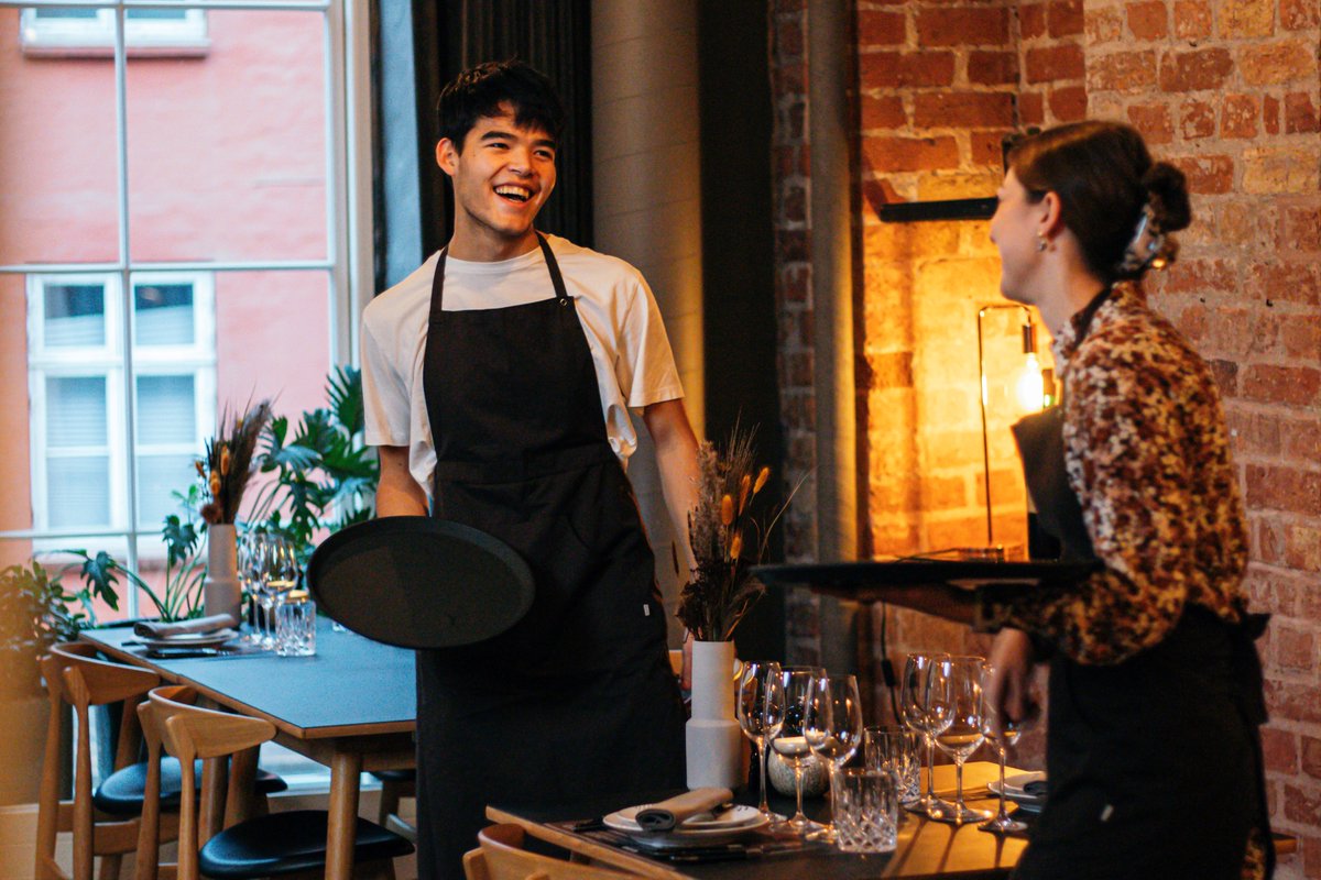 dinnerbooking's tweet photo. 9000 gæster vil fra i dag hente en takeaway-menu hos landets restauranter til #DinnerDays Takeaway👉Og salget stiger fortsat. Restauranterne er glade for opbakningen og ser frem til at få travlt: https://t.co/RvK3YsmvFU

#Horesta #dkpol #dkkultur #dkfood #dinnerbooking https://t.co/cpxhQ2ZspL