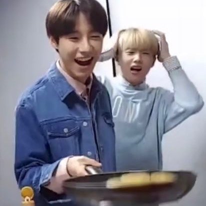 อินจุนไลฟ์นี้หน้ากวนมากจริงๆอะ ทำไรไม่รุ้55555555555555555555555555555555 จีซองก้อกัวไม่ไหวแล้ว55555555555