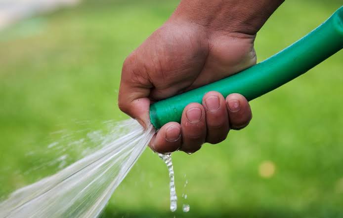 JUST TELL HIM YOU WANT HIM TO CUM. Hearing those words will send most men over the edge.Say something like, "cum for me daddy, sweetie I wanna feel ur hot cum, baby give me ur milk". Babe talk dirty to this man and with 2secs everywhere go burst