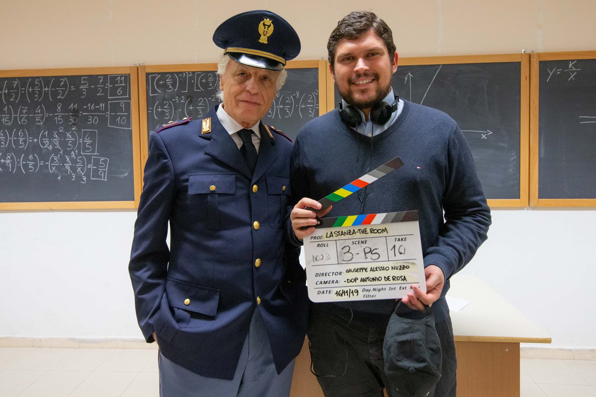 RaiCinema's tweet photo. Dal backstage de #LaStanzaCorto: un lavoro di denuncia contro il #cyberbullismo diretto da @giuseppeanuzzo. Guardalo su @RaiPlay e in versione VR 360° 3D sull'app mobile Rai Cinema Channel VR e nella sezione VR Stories della piattaforma Rad. su Play Station Store. https://t.co/2R5L83HUAC