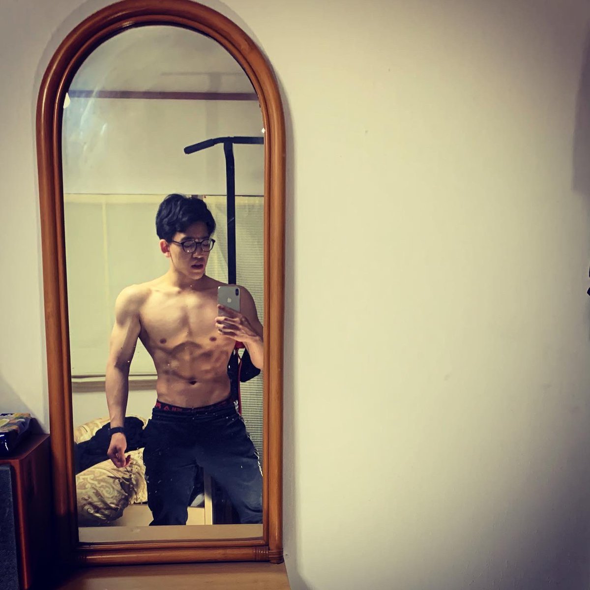 nagapi_fit60's tweet photo. インスタで今日の朝投稿しました♪
#筋肉
#筋トレ
#筋トレ好きと繋がりたい
#腹筋
#肩
#ポージング
#筋トレ記録
#フィジーク
#ダイエット
#ダイエット生活
#ワークアウト
#筋トレブログ
#宅トレ
#フィットネス
#有酸素運動
#ランニング
#bodybuilding
#bodymake
#physice
#nikerunning https://t.co/WqexupOFyy
