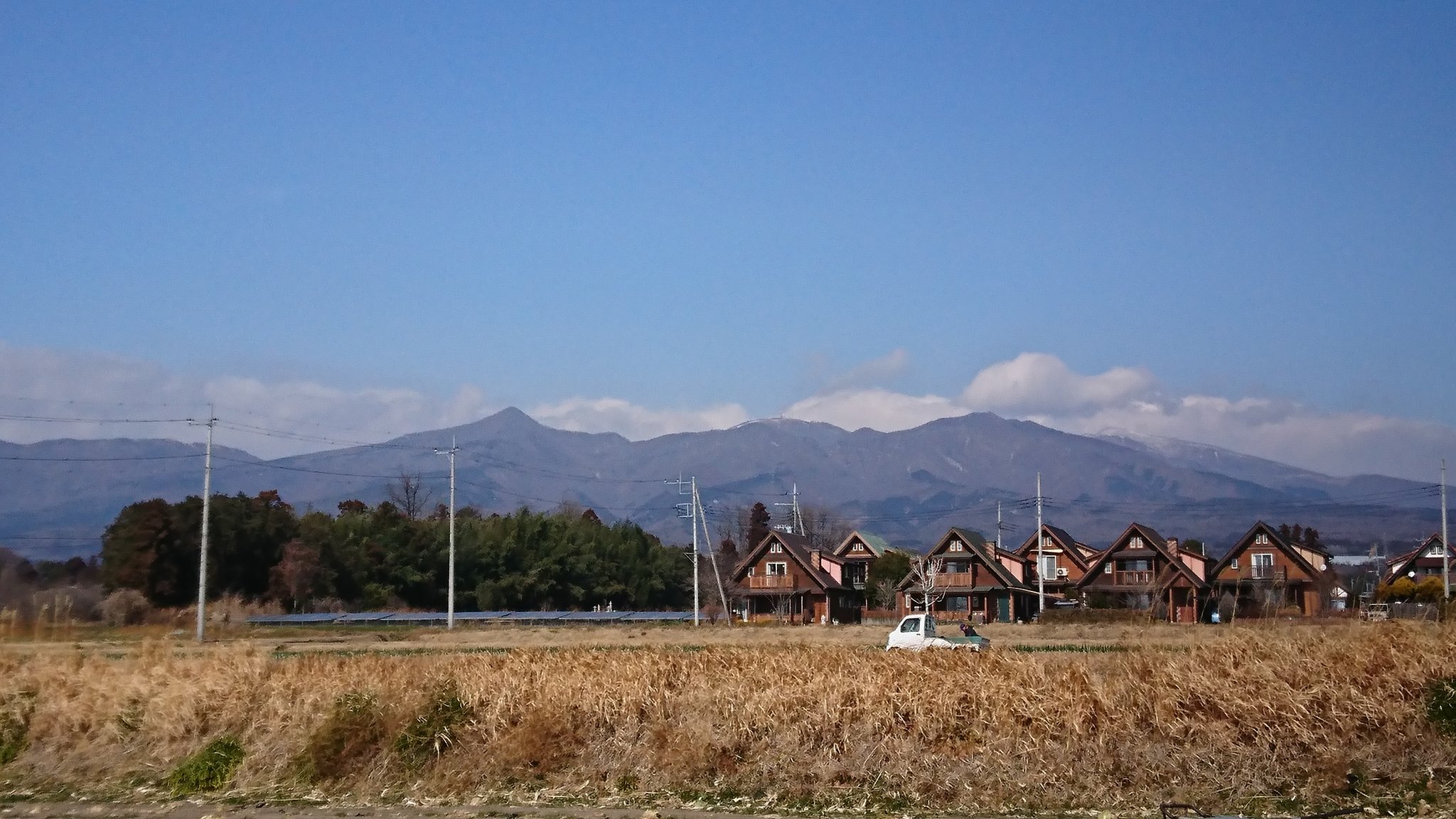 日帰り温泉 関東 周辺 群馬県前橋市にある 粕川温泉 元気ランド 粕川 親水公園に隣接しており雄大な赤城山を背に清流と緑に囲まれた田園の中にあります 二つの源泉と自然石 巨石 を利用した露天風呂が自慢で 心身ともにリフレッシュできる日帰り 温泉です