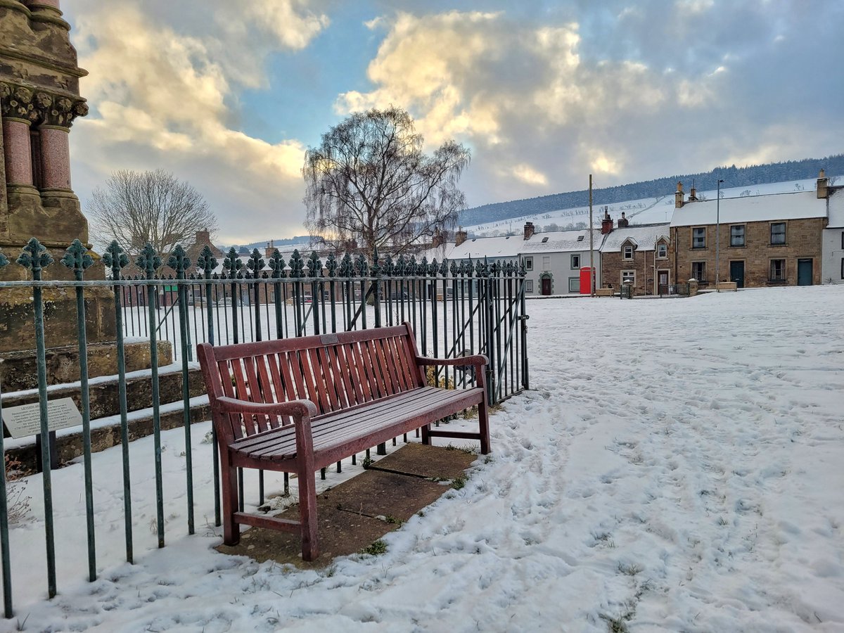 Good Morning from Denholm Village ~ another chilly day with sub zero temperatures #staywarm #staysafe #villagelife ❄️