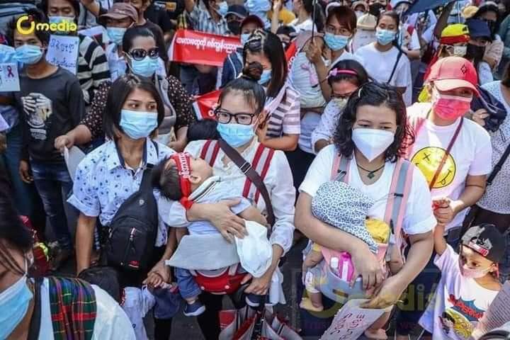 They are doing for their baby who was born innocently in Myanmar
#WhatsHappeningInMyanmar
#Feb11Coup