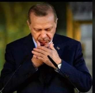 Yarabbi , Sultanımıza güç ver , Onu ve bizleri senin yolundan ayırma ayaklarımızı bu yolda sabit kıl .. Kafire fırsat verme . Hilal'i haç'a galip eyle Allah'ım .!🤲