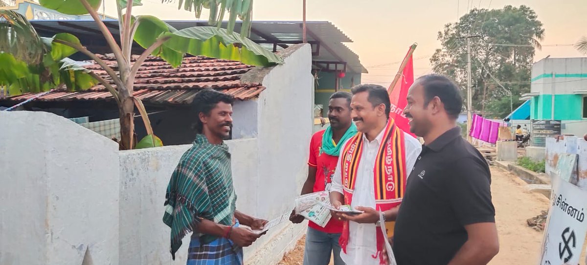 VGanesh438's tweet photo. நேற்று மேலப்பாட்டாக்குறிச்சி பகுதியில் பரப்புரை மற்றும் வாக்கு சேகரிப்பில் நமது வெற்றி வேட்பாளர் அன்பிற்க்கினிய அண்ணன் #வின்சென்ட்ராஜ் அவர்களுடன் உறவுகள்....😍💛
#தென்காசிசட்டமன்றதொகுதி 
#வெல்லப்போறான்விவசாயி 
#நமதுசின்னம்விவசாயி 
#நாம்தமிழர் https://t.co/Z4XqZ2wWI9