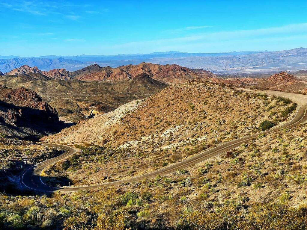 _SandeepKBhat's tweet photo. Rustic Route 6️⃣6️⃣

#route66 #travelgram #roadtrip #awesome_photographers #passionpassport #oatman #arizona #beautifuldestinations #theglobewanderer #depthsofearth #luxwt #earthfever #landscape #landscapephotography #landscapes #shotoniphone #cloudscape… https://t.co/pLPMzR1G2t https://t.co/rVBRUIZP3p