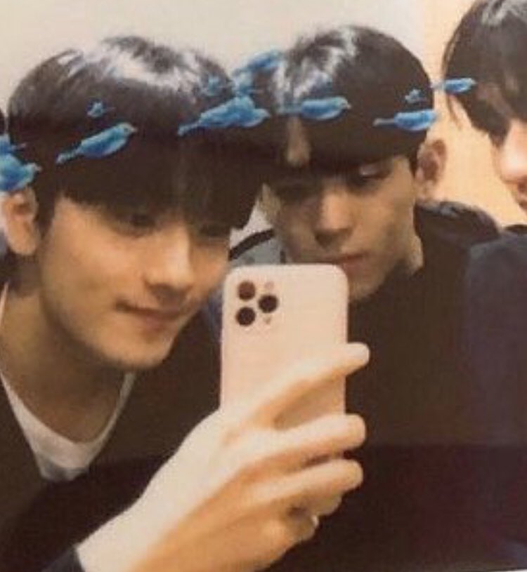 Cooki2Boy's tweet photo. 현빈이 새해 복 많이 받우잉🤍💙 https://t.co/39xMDX5EJJ