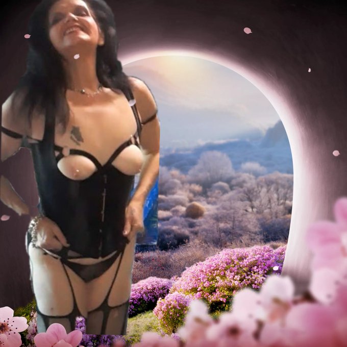 For tons of photo albums and XXX videos of myself all for FREE... Cum visit me at  https://t.co/QdPmRlSaCG