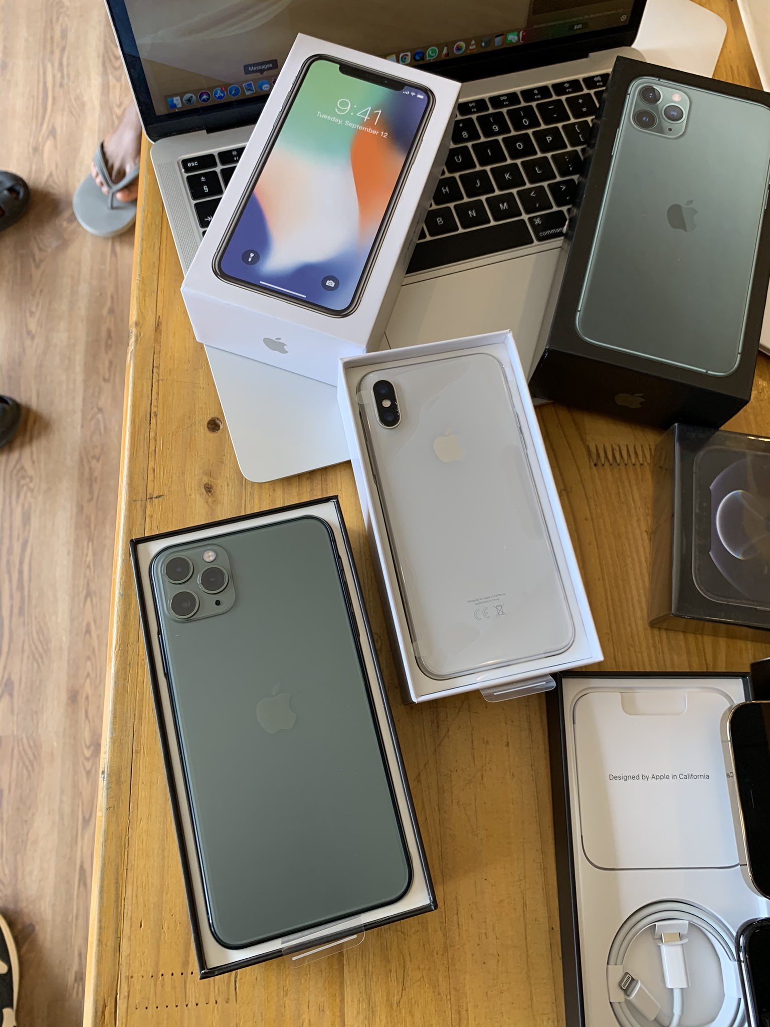 0714 iPhone X Silver 256GB 液晶大容量バッテリー新品｜スマホ 