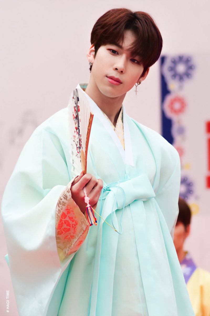 hagi_time's tweet photo. # 190421 β° ιε½γγ§γΉγγ£γγ«2019
#TARGET #νκ²
#BOUN #λ°μ΄ #γγ¦γ³
#JONGHAK #μμ’
ν #μ’
ν
@target7official @TARGET7_K https://t.co/Ly1gnV9FIg