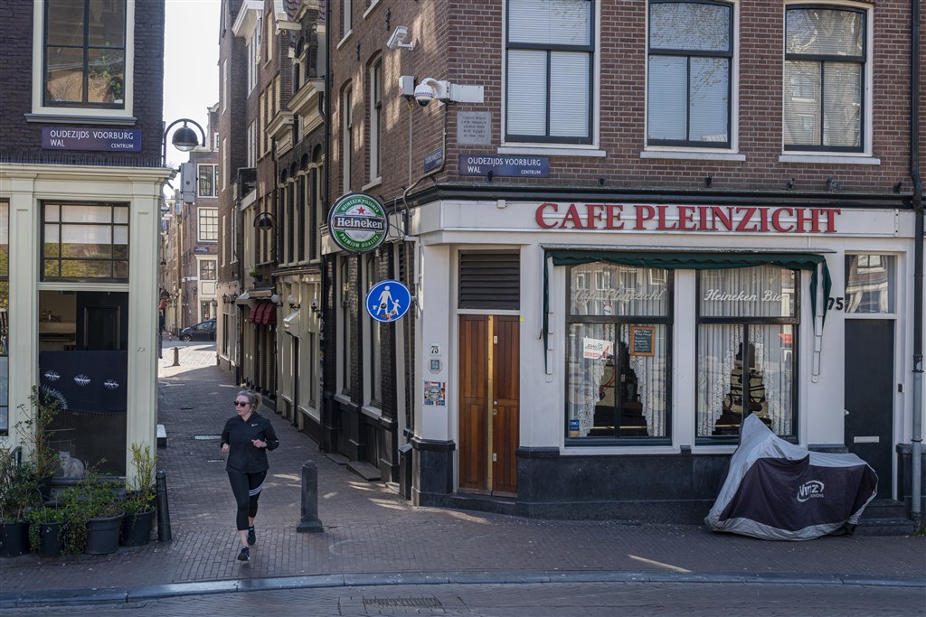 RTLZ's tweet image. Heineken voorspelt faillissementsgolf onder klanten
rtlnieuws.nl/economie/busin…