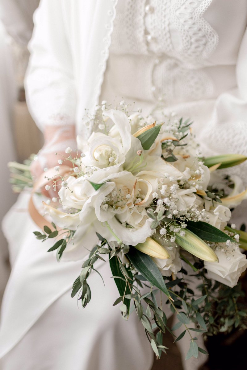 farzaida's tweet photo. My preserved/dried nikah handbouquet 💚 So happy i did this!! https://t.co/kAjwy6amj2