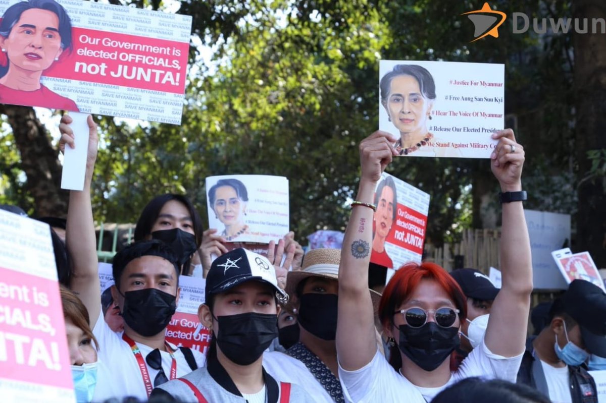 YoonMEE91093886's tweet photo. Fight for Freedom
Fight for Democracy
#WhatsHappeningInMyanmar 
#Feb12Coup
#CDM_IsTheAnswer https://t.co/iAj1Bea1m0