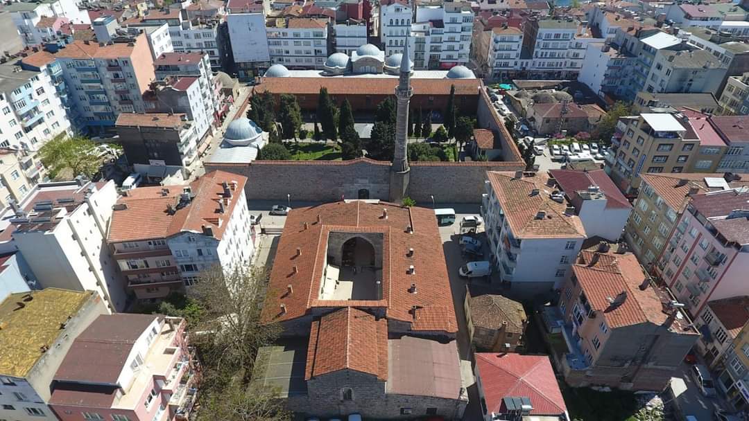 Secdesiz Başın Derdi Çok Olur.
Şimdi hep birlikte secde zamanı.
Hayırlı Cumalar.