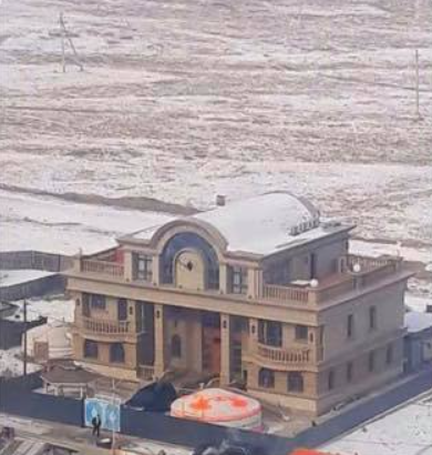 Эби гийн ээж ийм байшинтай байсан бол өдийд дүүжилцэн үү?