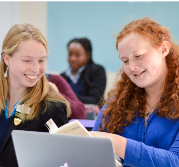 DowneHouse's tweet photo. Very proud of all the @DHSixthForm girls who have received university offers - read the full story of this year's crop of offers so far here 👉 https://t.co/MacwTquHpx @DowneHouseHEGI #BeyondDowne #BeADowneHouseGirl #OfftoUni https://t.co/WNwAj2TDHQ