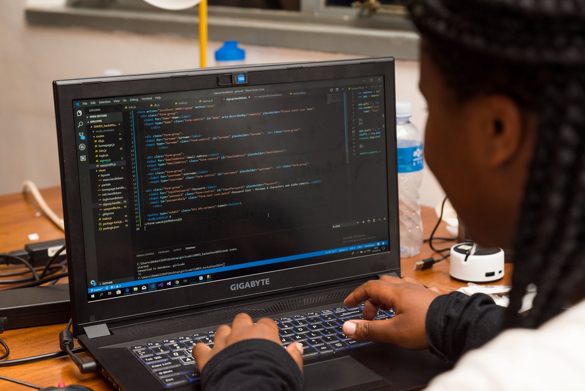 Zandi_Mkwanazi's tweet image. Are you a woman interested in becoming a software developer?👩🏾💻
Come learn how to code with @GirlCode_za , For FREE
This is a 12 month full time program.
A THREAD 👇🏾👇🏾👇🏾