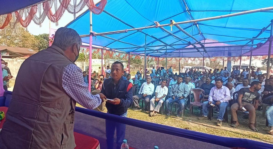 wti_org_india's tweet photo. Village EcoDevelopmentCommittee heads receive their micro plans
#BringingBackManas @vivek4wild 
@ifawglobal @chesterzoo @wild_haathi https://t.co/ffK7i1ABDY