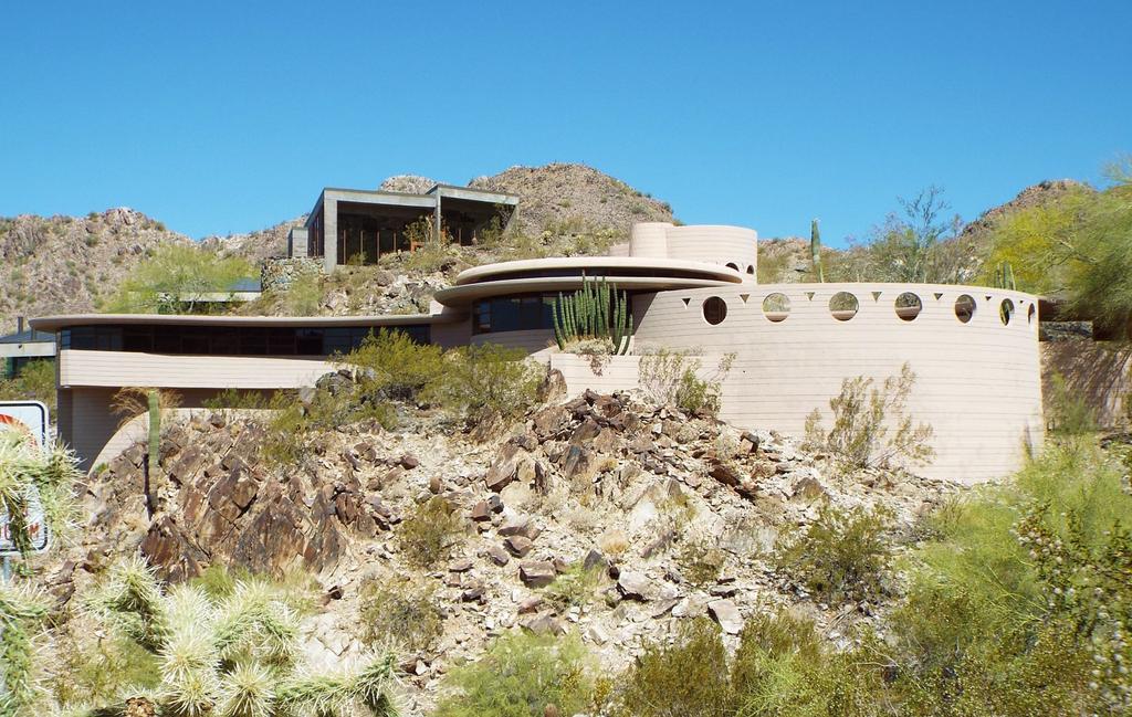 tinyemushe's tweet image. #Afritecture..Abombekyi nikwo bagyira