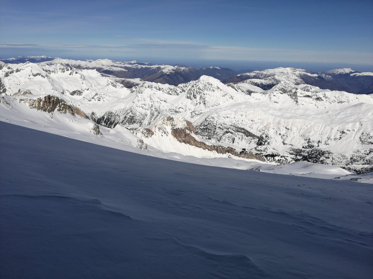 Buenos días, unas fotos de ayer en #Maladetas 
.
📷 de Eva Zarzuelo.
.
.
.
#ValleDeBenasque #Pirineos #Pirineo
