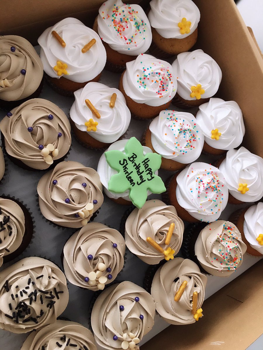cake360ke's tweet photo. Utaingia hii box? 😋😉😏 #Cupcake #NairobiCakes #Cake360Ke #Wilton #CakePlug254 #CuteCupcakes #Yummy #Foodie #NairobiFoodie https://t.co/6CHnygRKmh