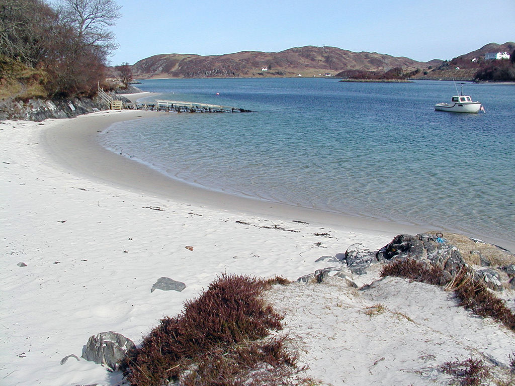 UndisScot's tweet photo. Morar, south of Mallaig, with a beautiful coastline and an exceptionally deep inland loch that is said to be home to Morag, a monster akin to the more famous Nessie. A reminder there's a real world to dream about returning to. More pics and info: https://t.co/APlwjCaHX5 https://t.co/mrNzOK7hQy