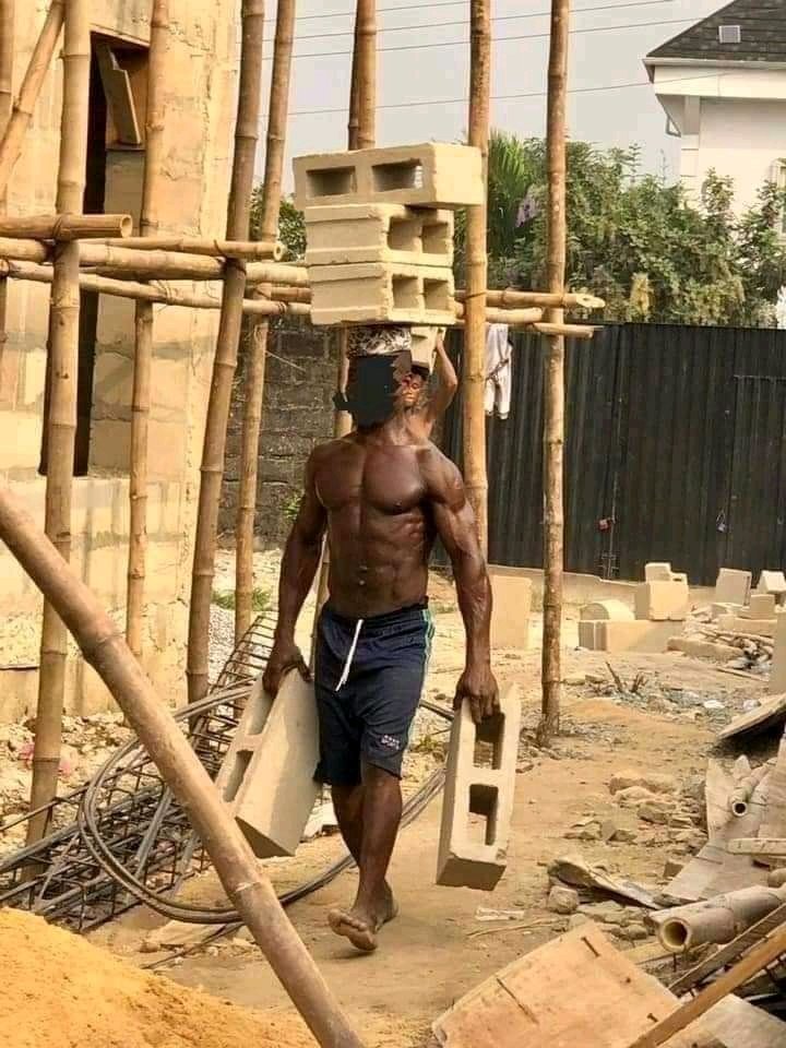 Dele_Ologun1's tweet image. This is what it takes to make 2k
for some Men. It takes a labourer over 10hrs to earn that 2k. It will take a bike man to work for hours under scorching sun to make that 2k.

Always appreciate those that give you that URGENT 2k when you need it. It is from their sweat.