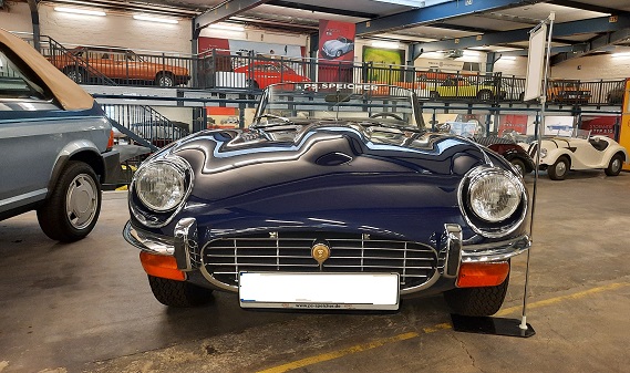 PS_SPEICHER's tweet photo. #HappyBirthday - eine automobile Legende wird 60 Jahre. Der #Sportwagen #Jaguar E-Type wurde am 15. März 1961 auf dem Genfer Auto-Salon vorgestellt.
Unseren Jaguar findet ihr im #PSDepot_Automobil.
#psspeicher #fahrzeugliebhaber #fahrzeugmuseum #einbeck #oldtimerliebe https://t.co/lqVu2dCj2g