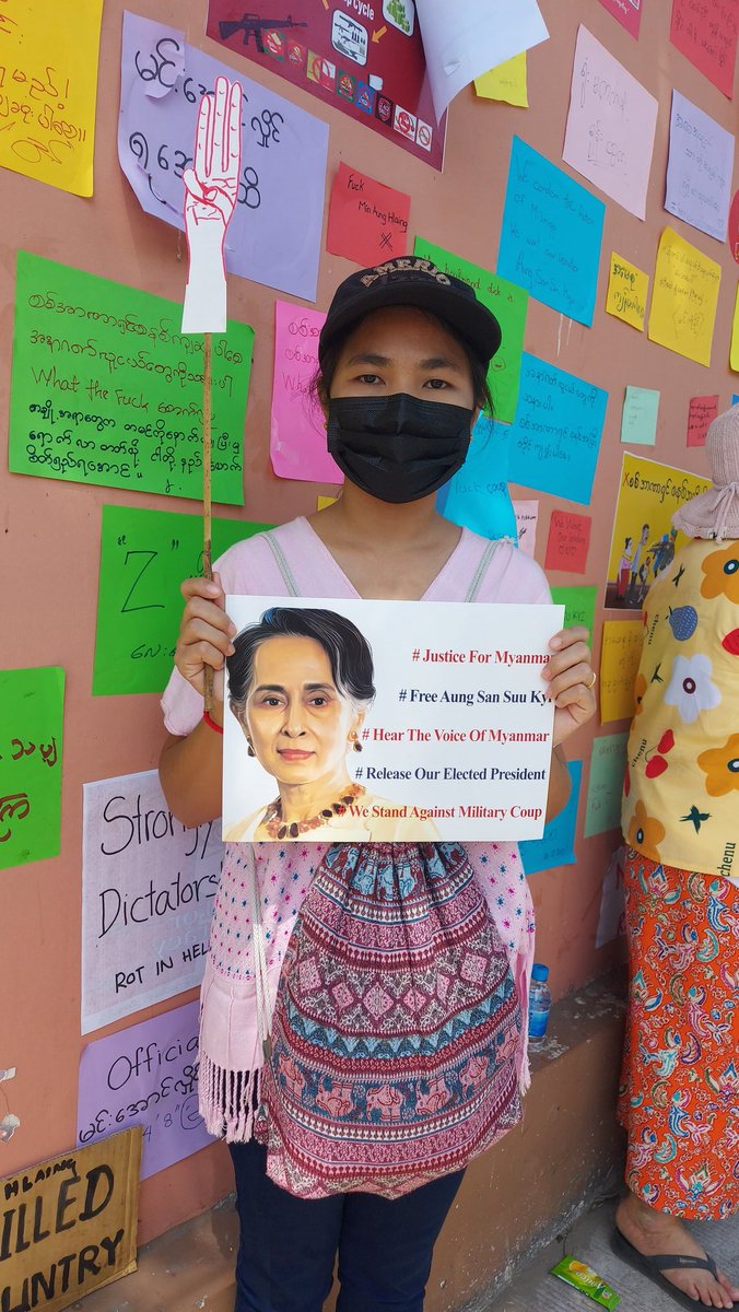 MyaLay76841739's tweet photo. FREE OUR LEADERS
12-FEB-2021
#WhatsHappeningInMyanmar
#CDM_IsTheAnswer https://t.co/Yyyc3TpyHX