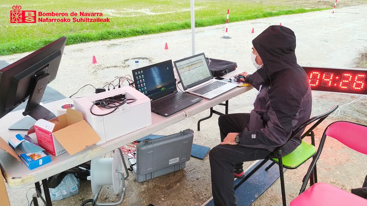 bomberos_na's tweet photo. Hoy, pruebas físicas (prueba de la mochila), para la convocatoria de listas de contratación de personal para Campaña Forestal. https://t.co/cJidsVeeN3