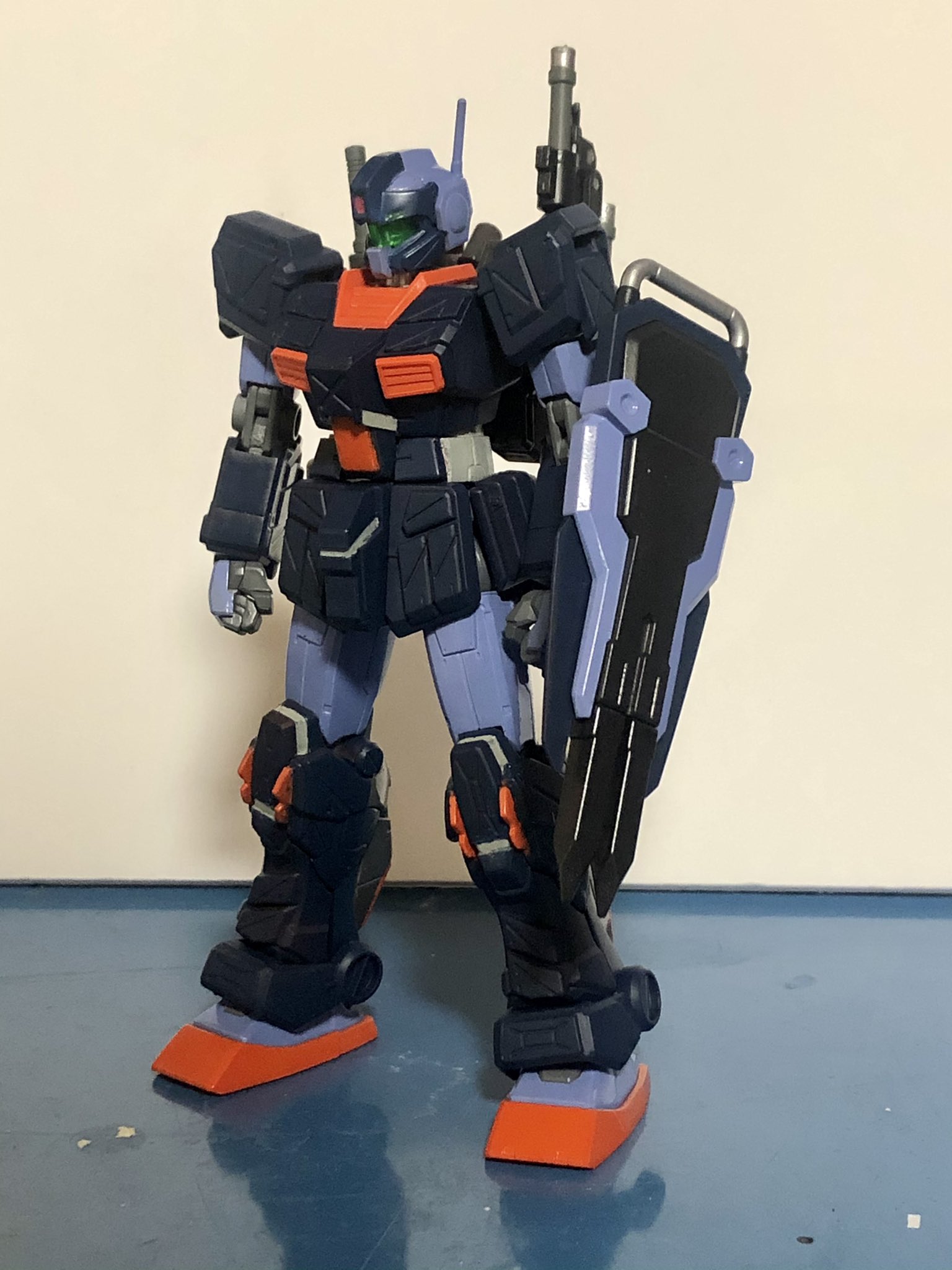 リドルe ジムストライカー ネメシス隊仕様 とりあえず塗装終わり 夜勤明けたらアルカナガールを仕上げつつ汚し塗装とか進めよう ガンプラ オレら連邦愚連隊 T Co Piyq1xqwp2 Twitter