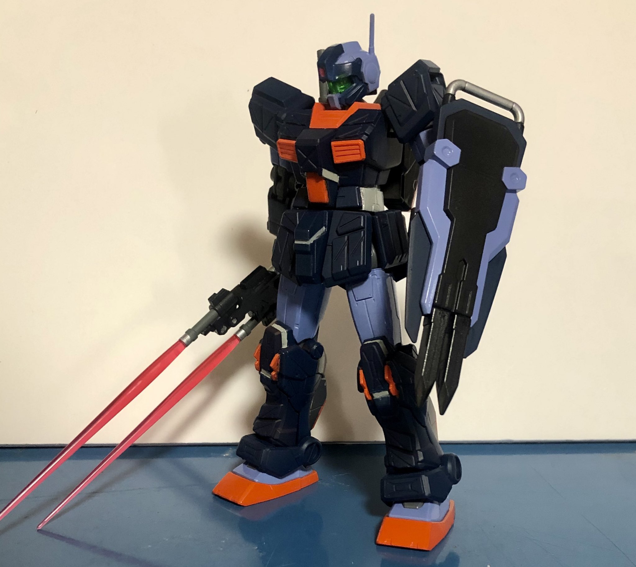 リドルe ジムストライカー ネメシス隊仕様 とりあえず塗装終わり 夜勤明けたらアルカナガールを仕上げつつ汚し塗装とか進めよう ガンプラ オレら連邦愚連隊 T Co Piyq1xqwp2 Twitter