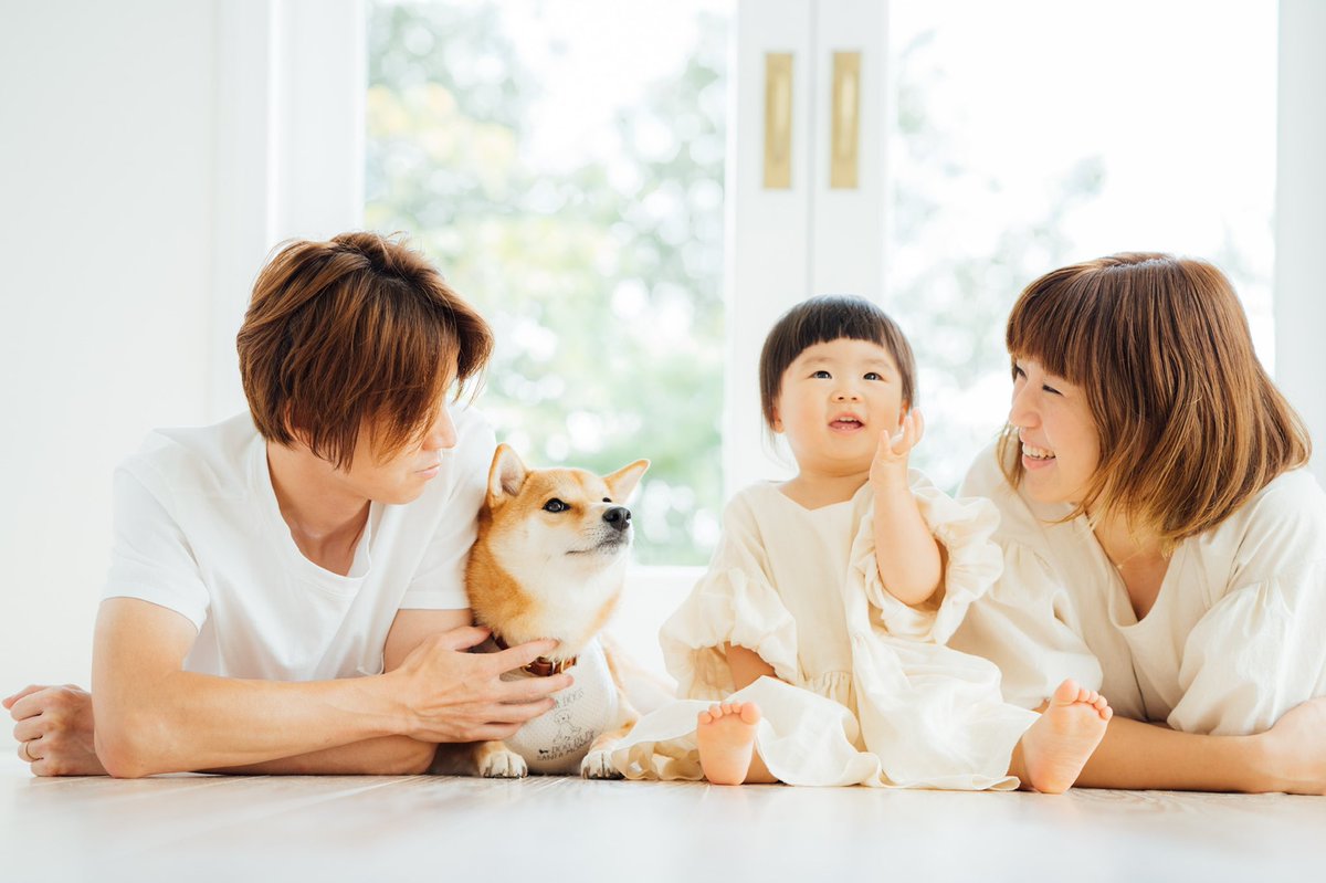 柴犬りんご郎 アイリスペットどっとコムにて執筆中の成長日記を更新しました いつの日も家族みんなで楽しむ事が我が家のモットーなのである 柴犬りんご郎と1歳娘の成長日記 T Co Zju1fpp0gk