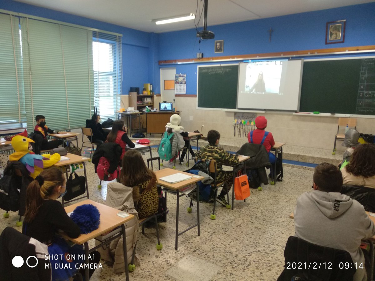 javiramossancha's tweet photo. Ni el #Brexit ni el cierre de los coles en #UK paran con las ganas de trabajar juntos del @colsangregorio  y @HTPDSchool en nuestro proyecto #eTwinning "STAY HEALTHY, a must in our lifes" Hoy videoconferencia para hablar de os hábitos y comida saludable en tiempos de pandemia https://t.co/OOVyOQOYWD