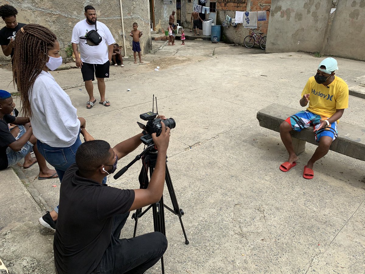 Hoje a gravação da <a href="/amandabtlh/">Amanda Botelho</a> e <a href="/WilliamNevesDo1/">William Santos</a> é no alto do Complexo do Lins!! O que será que vem aí? 🕺🏿🕺🏿🕺🏿#OzCrias