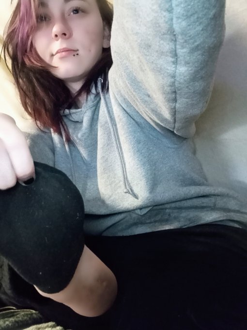 Look at that cute little peak at my dirty feet 😍 I'm back, and I'm looking forward to some new requests<a href="/tag/feet"class="tags"><span>#feet</span></a><a href="/tag/giantess"class="tags"><span>#giantess</span></a><a href="/tag/lovefeet"class="tags"><span>#lovefeet</span></a><a href="/tag/squishing"class="tags"><span>#squishing</span></a><a href="/tag/discord"class="tags"><span>#discord</span></a>
