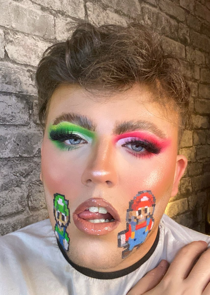 streetsmua's tweet photo. @beautybay since you guys already follow me maybe I could be put on the pr 😆🙈 #FOLLOWFRIDAY #followmebeautybay https://t.co/3sEQcNNLCB