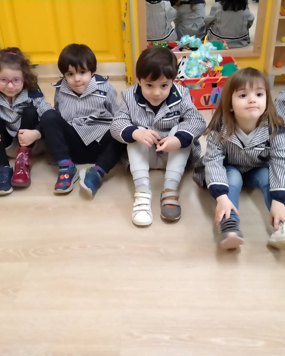 epiasabadell's tweet photo. El Rei Carnestoltes ha manat a les meduses, als elefants i a les marietes que portin una sabata diferent. Que divertit!
#P4PIASABADELL
#INFANTILPIASABADELL https://t.co/UPElauaqKs